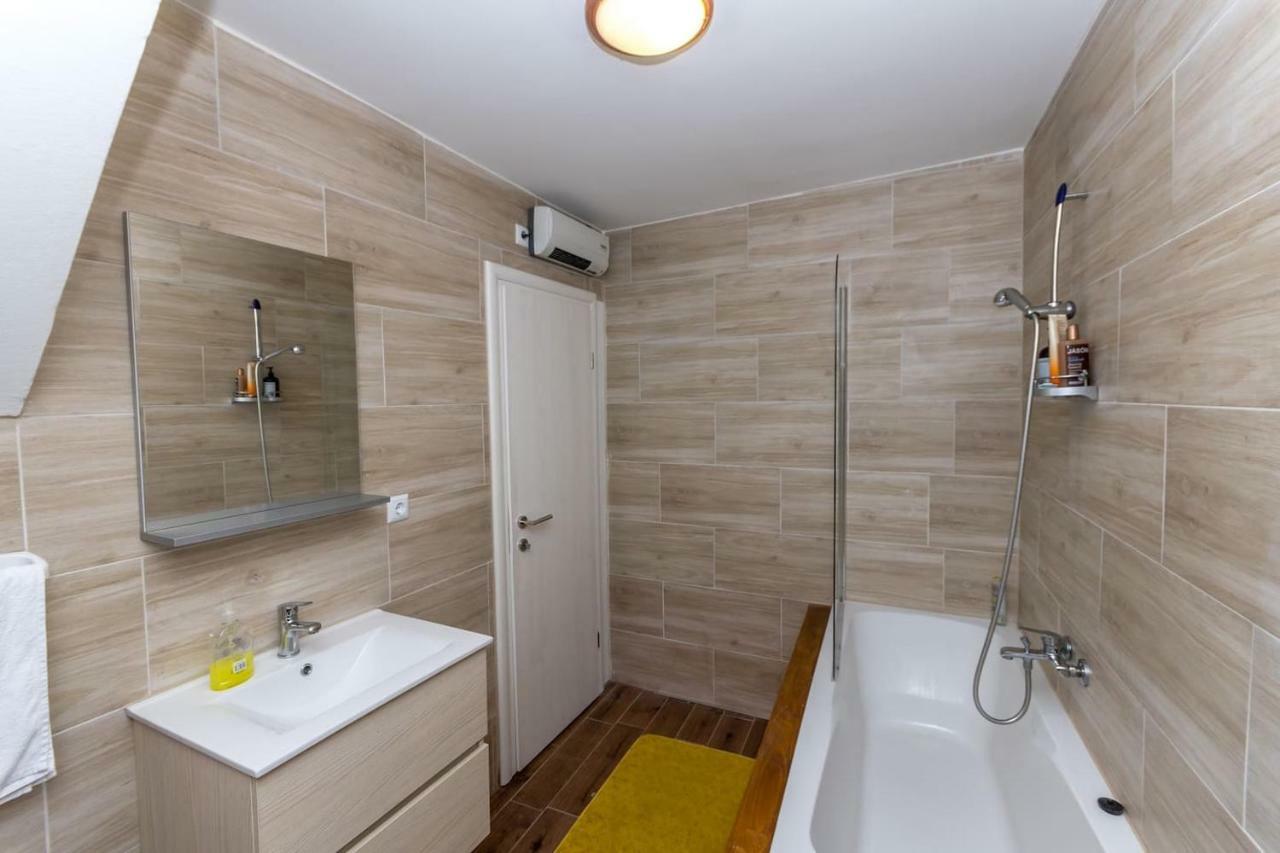 Dalmatinska kuca Blanka Villa Kastela Bagian luar foto