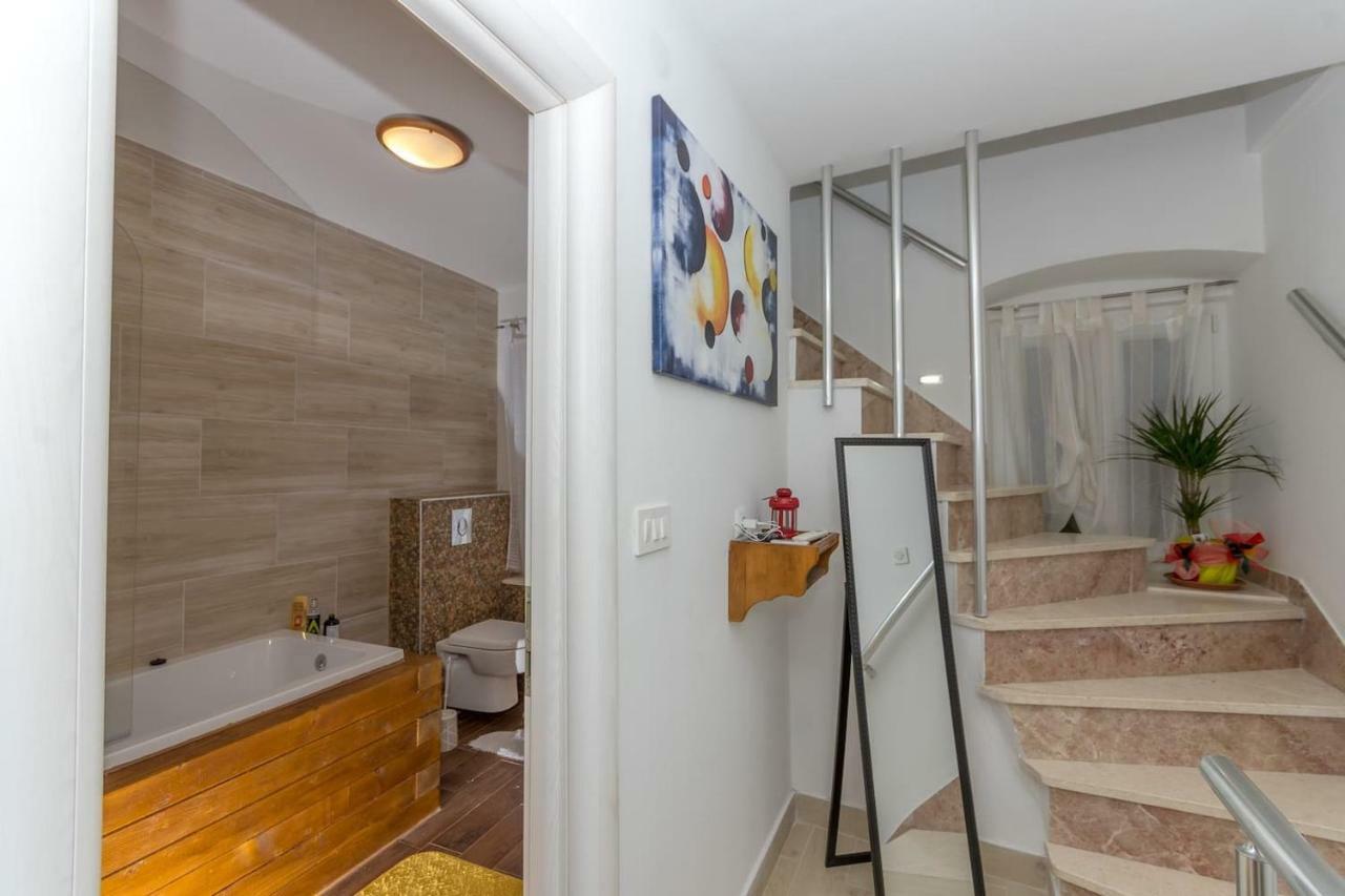 Dalmatinska kuca Blanka Villa Kastela Bagian luar foto