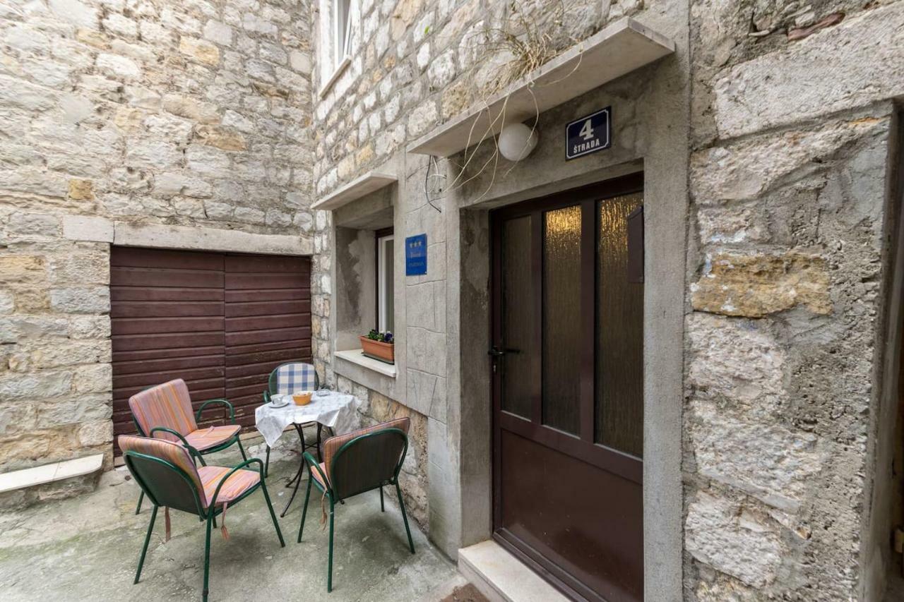Dalmatinska kuca Blanka Villa Kastela Bagian luar foto